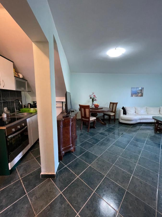 4M Apartments Petrovac Luaran gambar